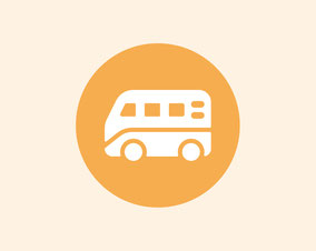 Illustration eines weißen Wohnmobils der Firma Camperwelt Fischer aus Celle.
