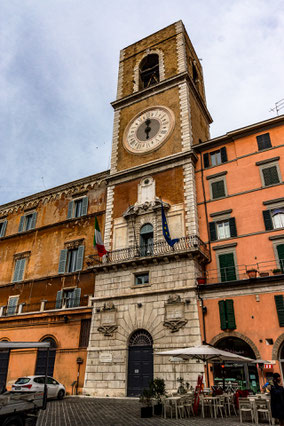 Ancona: piazza Plebiscito, il Palazzo del Governo
