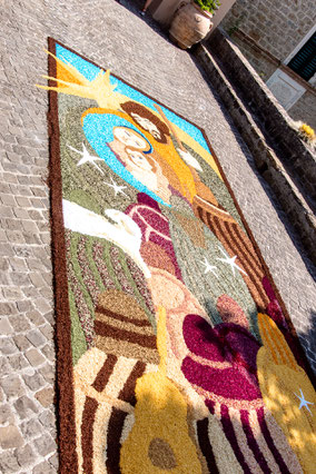 Infiorata di Castello di Castiglioni di Arcevia