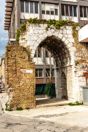 Ancona: Area archeologica del porto traianeo