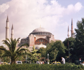 Moskee-blauw-Ayia-Sofia-minnaret-Istanbul-Turkije
