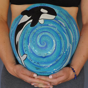 femme enceinte ventre belly painting solenn minier orque mer aquatique bleu