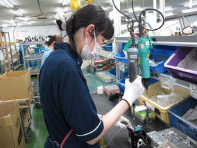 オリテック生産部門の完成品梱包