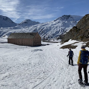 Schneeschuhtouren biem Simplonpass mit Übernachtung im Simplon Hospiz