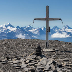 Atemberaubende Aussicht auf die Berner und Walliser Hochalpen