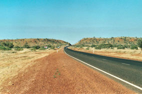 Stuart Highway kurz vor Tennant Creek