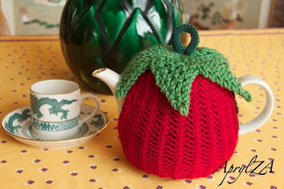 Item 0182: Strawberry Tea Cosy for individual pot 20€