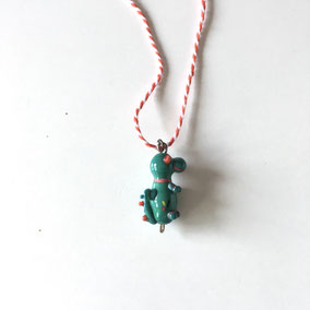 Collier dragon humoristique en verre soufflé. Cordon R&B.  Réf : DPVPK162.  Prix : 25€