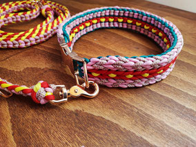 Handgefertigtes Paracord-Halsband für Deutsche Dogge, rosa-gelb, mit passender Leine geknotet von Bijou Chien