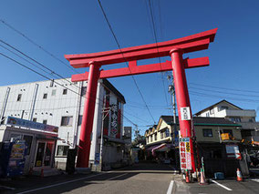 千代保稲荷神社から南口へ徒歩3分！餃子工房いろどりの場所