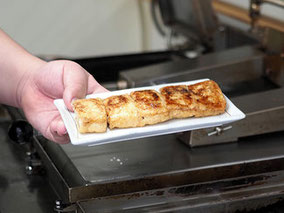 おちょぼさん参道名物の稲荷餃子｜餃子工房いろどり