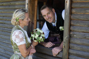 Brautpaar in Tracht bei Hochzeit im Mühlviertel
