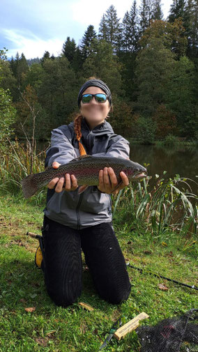 Angeln Fischen Forelle Schwarzwald trout fishing blach forrest Reinerzau Alpirsbach