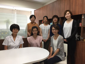 7/23 交換学生プログラムで来日したKhanunさんを囲んで。可愛らしい優秀な学生さんです。