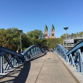 Die Blaue Brücke in Freiburg - Fester Bestandteil unserer Tour in Freiburg