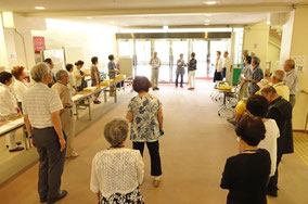 開演前のスタッフ打ち合わせ