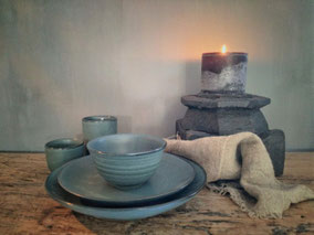 Servies, Stoer, Sober, Industrieel, Puur, Robuust, Grof, Landelijk wonen, Sfeervol, Geleefd, Stijlvol, Doorleefd, landelijke stijl, landelijke decoratie, vintage.