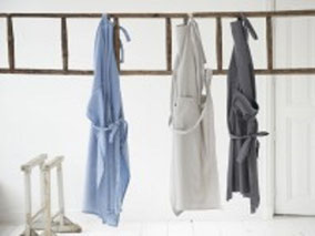 Schort ML Fabrics "Victor" blauwe jeans, Stoer, Sober, Industrieel, Puur, Robuust, Grof, Landelijk wonen, Sfeervol, Geleefd, Stijlvol, Doorleefd, landelijke stijl, landelijke decoratie