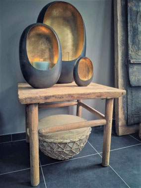 Lage oude sidetable uit China, Stoer, Sober, Industrieel, Puur, Robuust, Grof, Landelijk wonen, Sfeervol, Geleefd, Stijlvol, Doorleefd, landelijke stijl, landelijke decoratie, vintage.