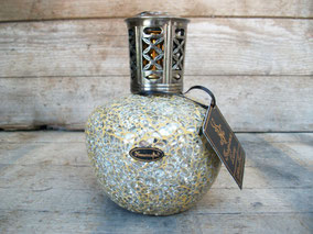 Ashleigh & Burwood geurlampen, geurvloeistof, Stoer, Sober, Industrieel, Puur, Robuust, Grof, Landelijk wonen, Sfeervol, Geleefd, Stijlvol, Doorleefd, landelijke stijl, landelijke decoratie, vintage.