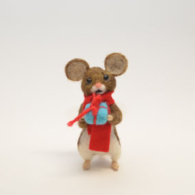 süsse Weihnachtsgeschenke, Maus mit Geschenk, Weihnachts-Maus, Weihnachtsdekoration Maus, Filztiere Weihnachten, Weihnachtsdekoration Maus, Maus mit Geschenk , Weihnachtsgeschenk, Filztier Weihnachten