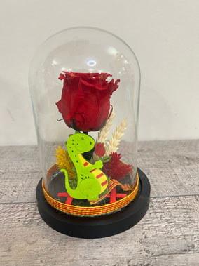 Cúpula rosa eterna con dragón 30€