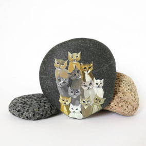 Galet décoratif 12 CHATS - peinture acrylique sur galet de rivière - fini mat - collection 2023 - dimensions de la pierre : taille 57 x 57 - poids 66 g