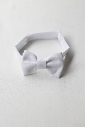 Noeud papillon bébé garçon en coton lin blanc. Vêtements de cérémonie enfants Fil de Légende à Paris, Neuilly-sur-Seine. expéditions en France et à l'International.