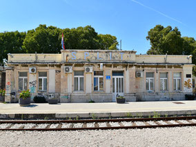 Split, der Endbahnhof der Bahnstrecke von Knin an die kroatisch - dalmatinische Adria HZ Diesellokomotiven BR 2062 & 2044