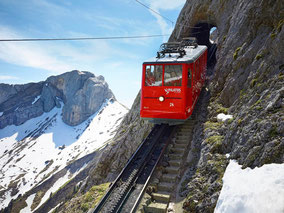 Pilatus, die steilste Zahnradbahn der Welt in der Schweiz , für Liebhaber der alten Pilatus Triebwagen heißt es die 80-jährigen Triebwagen ein letztes Mal zu erleben