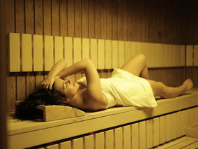 mag lifestyle magazin online sauna gesundheit nackt saunieren immunkräfte fördern grippe corona lockdown geschlossene hotels wellnesseinrichtungen