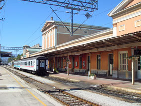  150 Jahre Eisenbahnen, Bahnhof Fiume der K.u.K Monarchie & der Südbahn Gesellschaft bis zum Bahnhof Rijeka heute in Kroatien