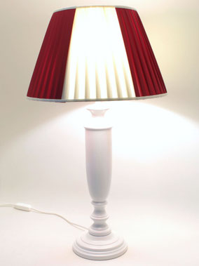 lampada da tavolo con paralume bicolore