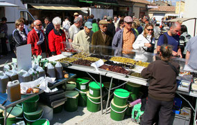 Bild: Markt in Coustellet