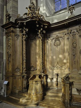 Bild: Vertäfelung und Gestühl im Chor der Abteikirche Saint-Étienne in Marmoutier 