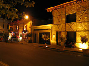 Bild: Restaurant L´Ancienne Auberge am Abend