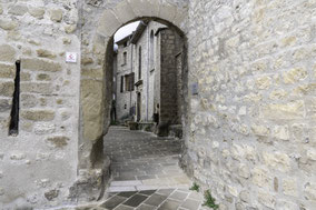 Bild: Rund um die Église Saint-Jean-Baptiste in Annot 