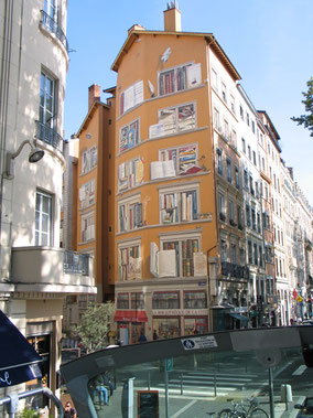 Bild: bemaltes Haus in Lyon