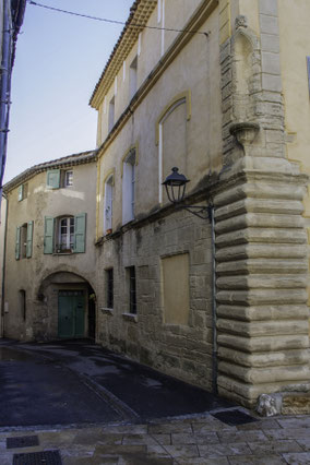 Pertuis Https Www Frankreich In Wort Und Bild De