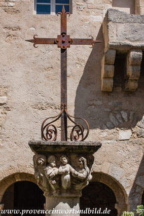 Bild: Kreuzgang in der Cathédrale Notre-Dame und Saint-Veran, Cavaillon 