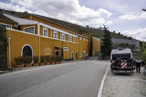 Bild: Mit dem Wohnmobil vor der Quinta do Vallado, Dourotal, Portugal