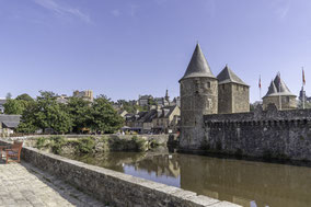 Bild: Im Restaurant L´Auberge mit Blick auf das Château de Fougères 