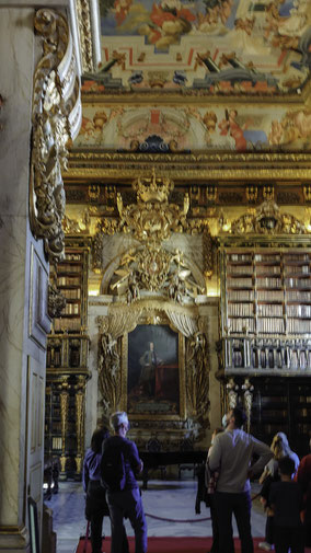 Bild: Biblioteca Joanina in der Universität Coimbra 