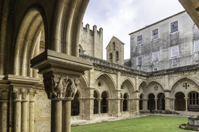 Bild: Kreuzgang der Kathedrale "Sé Velha" in Coimbra 