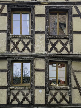 Bild: Fachwerkhäuser an la Porte d´Ebersheim inDambach-la-Ville