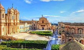 Noto Private Tour from Syracuse