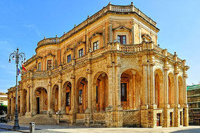 Noto Private Tour from Syracuse