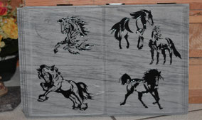 gravure-funeraire-chevaux-plaque-enterrement-cadeau-devis-gratruit