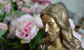 figurine-statue-3d-jesus-christ-poudre-de-marbre-peinte-peint