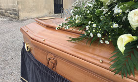 inhumation-cercueil-sculpte-vierge-marie